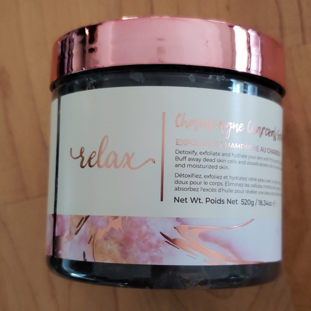 Manna Kadar Relax Champagne Charcoal scrub new